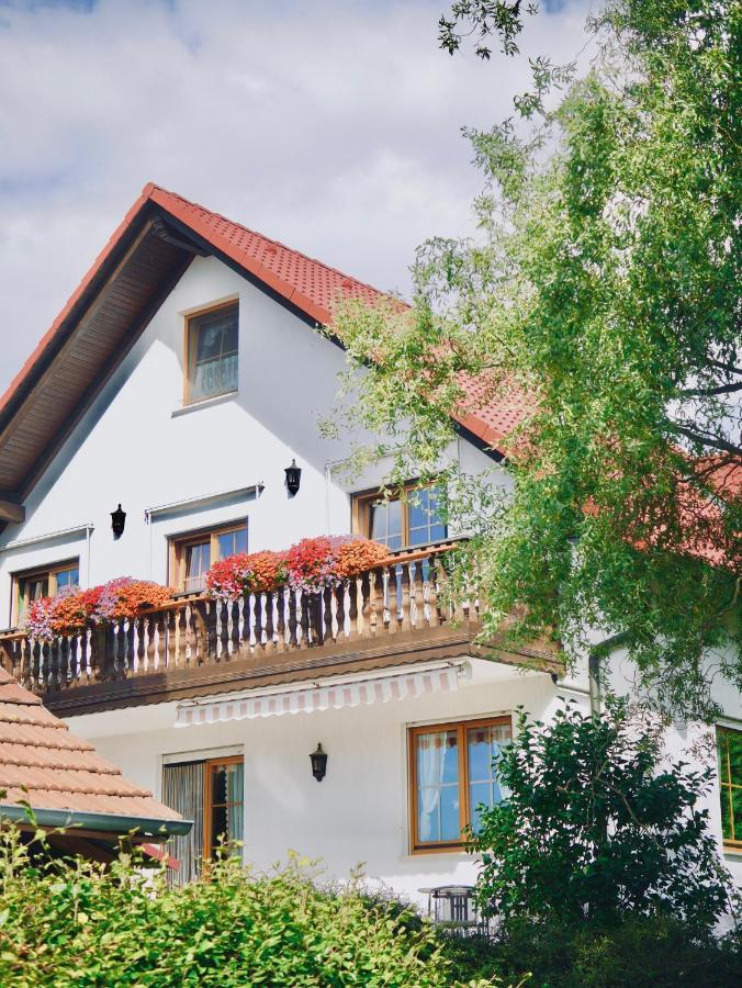 Pension Gruenes Herz Tonndorf Exterior foto