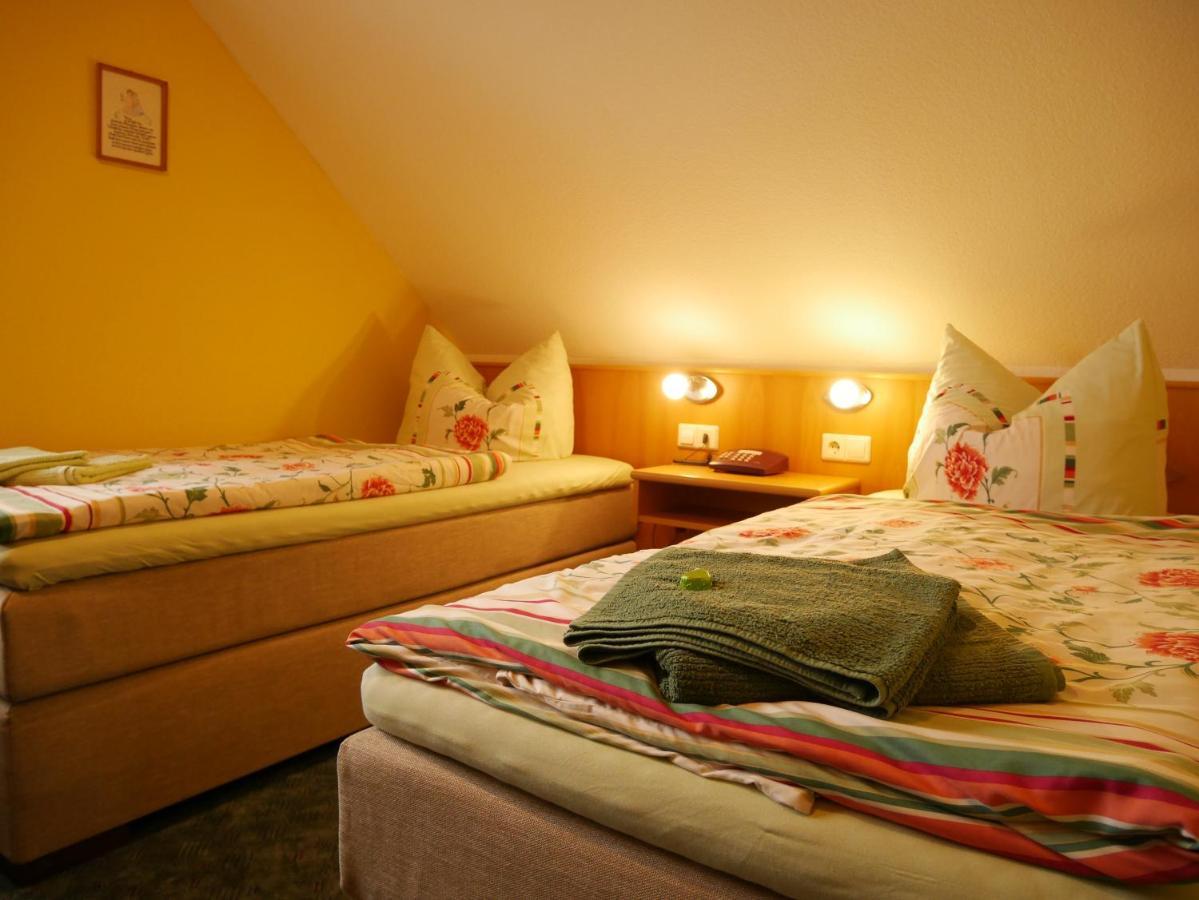 Pension Gruenes Herz Tonndorf Exterior foto